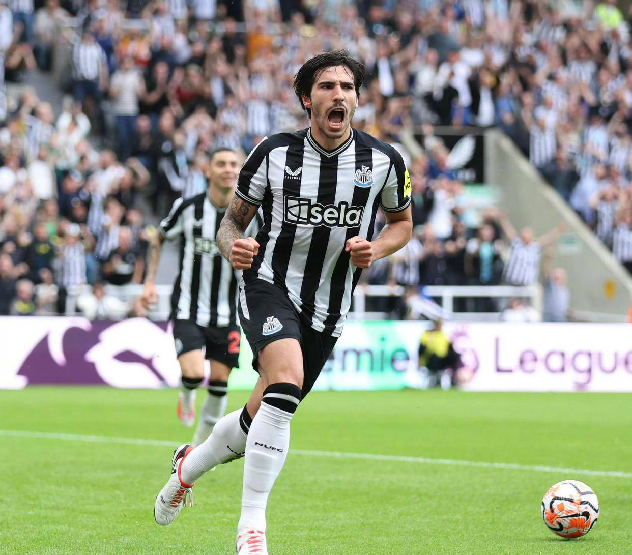 赛前英超焦点战，AC米兰完成遗憾出局，话题不断，年轻球员获得机会的简单介绍