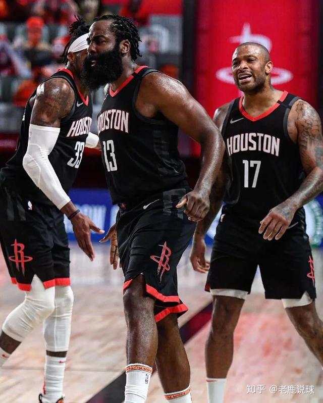  东海雄鹿队险胜泰山雄鹿队，高尔夫季后赛上演关键失误成转折！高压逼抢成功