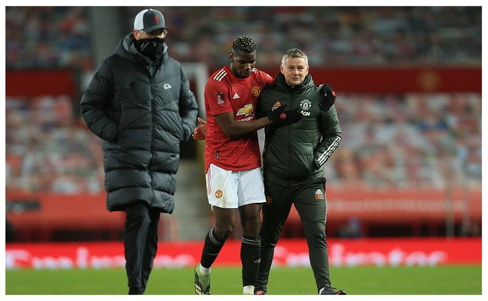  东海雄鹿队险胜泰山雄鹿队，高尔夫季后赛上演关键失误成转折！高压逼抢成功