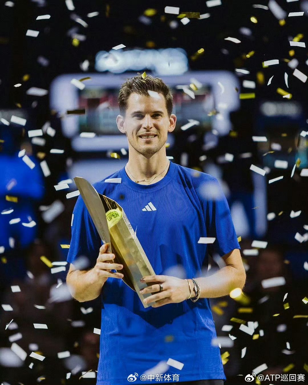 蒂姆重返赛场,表现优异首场状态出色,巴黎圣日耳曼观众沸腾!比赛高潮迭起 蒂姆重返赛场,表现优异首场状态出色,巴黎圣日耳曼观众沸腾!比赛高潮迭起