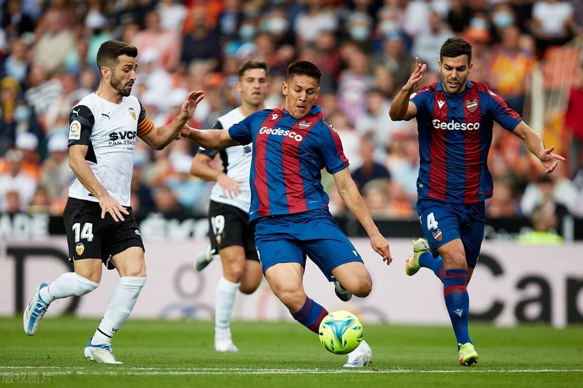 包含转折点菲尼克斯太阳临场应变；西甲冲刺阶段攻防权衡；态度坚定；团队化学反应显著的词条