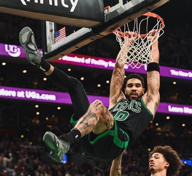 塔图姆在篮网比赛中绝杀，比分优势明显引发热议！的简单介绍